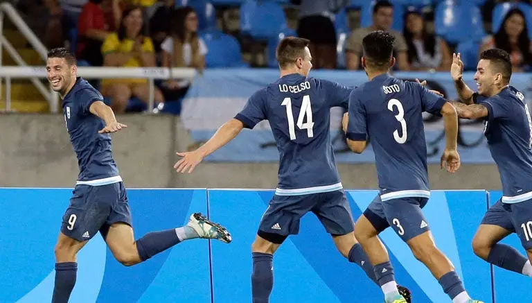 Argentina gana y sigue viva en Río 2016
