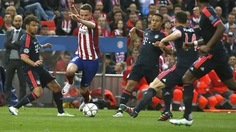 Ñíguez se 'come a Messi' en golazo del Atleti