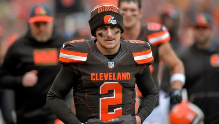 Exnovia de Manziel asegura que el QB la amenazó de muerte