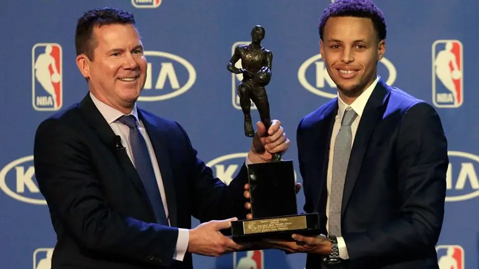 Curry, primer MVP unánime en la historia de NBA