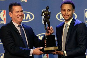 Curry, primer MVP unánime en la historia de NBA