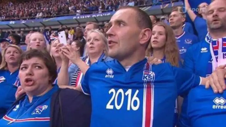 Presidente electo de Islandia apoya desde las gradas