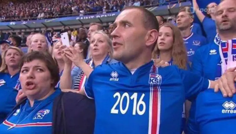 Presidente electo de Islandia apoya desde las gradas