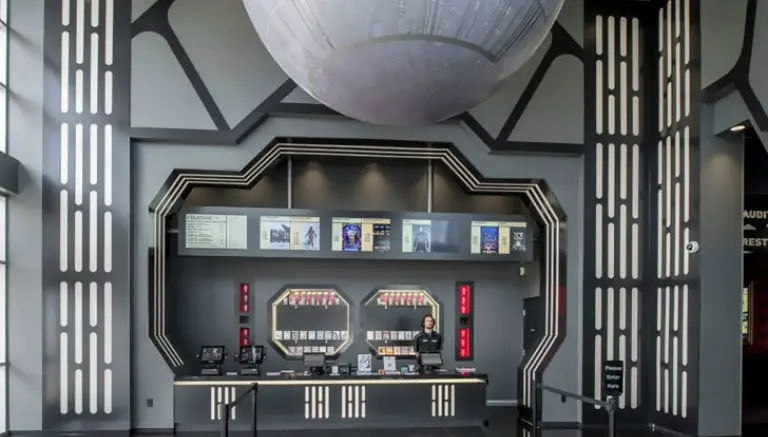 Crean sala de cine con decoración a lo Star Wars