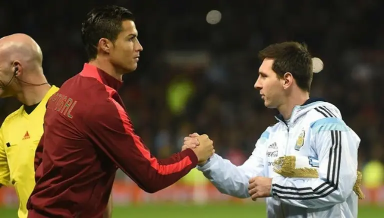 Hombre mata a amigo por disputa sobre CR7 y Messi