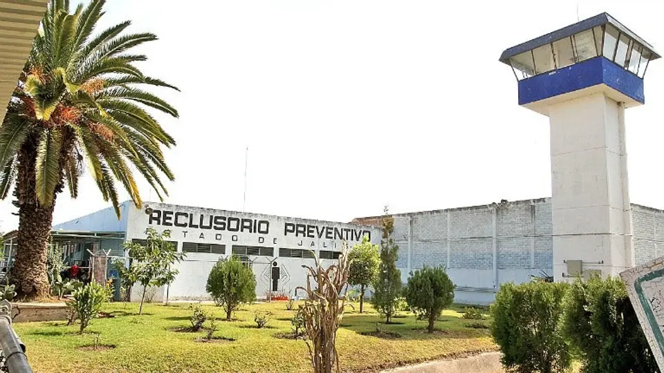 Decomisan pantallas y celulares en Puente Grande
