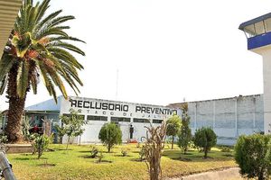 Decomisan pantallas y celulares en Puente Grande