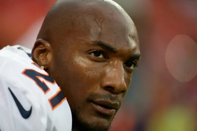 Aquib Talib, suspendido por picarle los ojos a rival