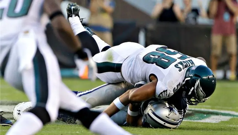 Lesión de Romo roba cámara a triunfo de Dallas