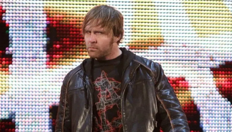Dean Ambrose tendrá una lucha por el título contra Triple H