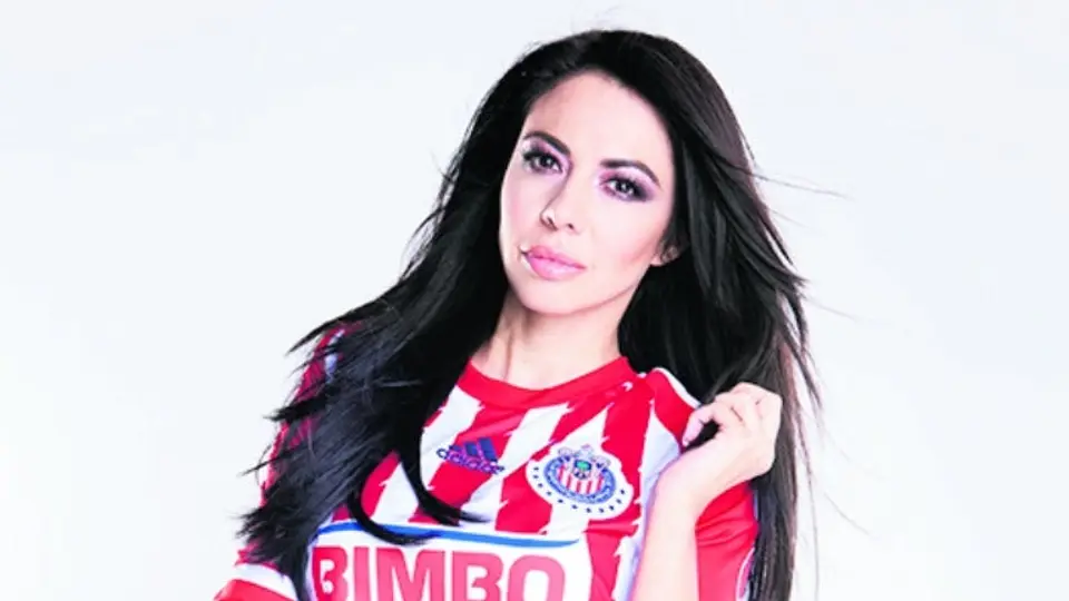 Jimena y Verónica 'calientan' el Pumas-Chivas