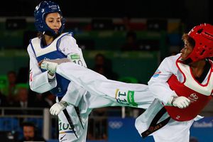 Itzel Manjarrez da primera victoria en taekwondo