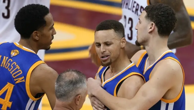 Curry bromea con cortar Wi-Fi en su casa, tras polémica de su esposa