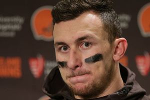 Manziel, suspendido cuatro juegos por abuso de sustancias