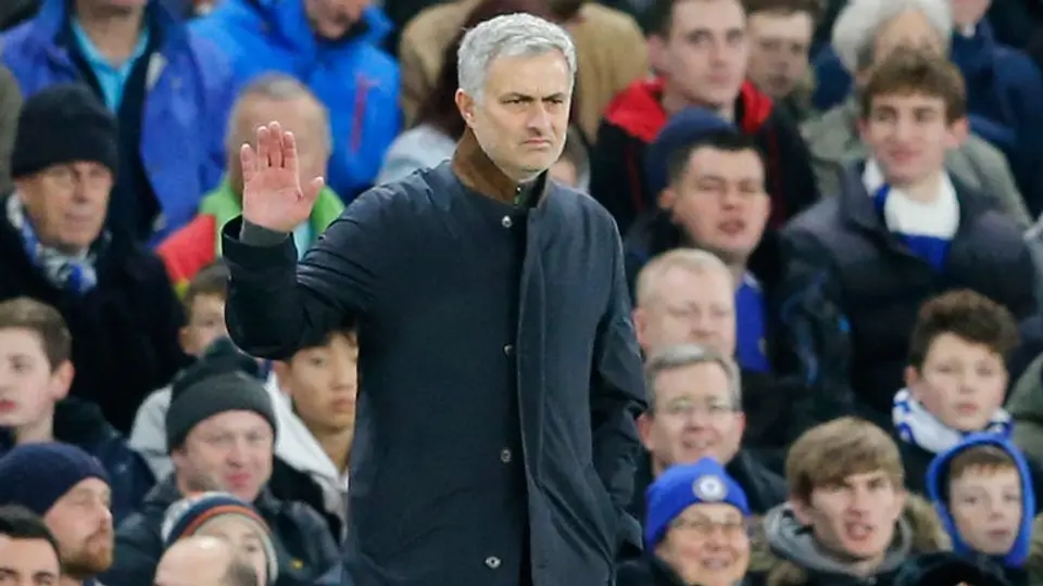 Mourinho deja de ser DT del Chelsea