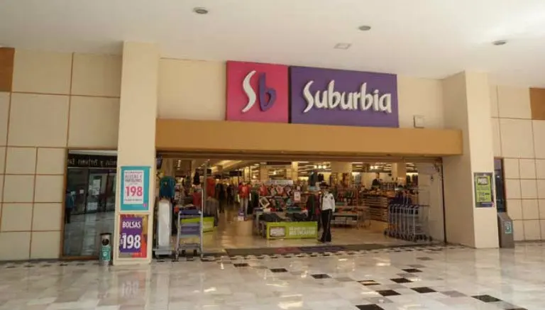 Walmart pone a la venta a Suburbia