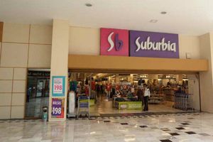 Walmart pone a la venta a Suburbia
