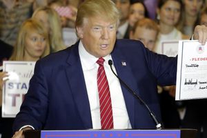 Guardaespaldas de Trump golpea a mexicano