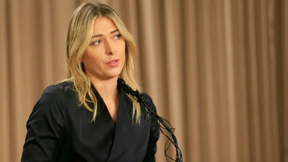 Sharapova sale del top 10 de la WTA