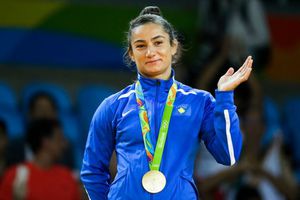 Judoca Kelmendi le da primer Oro a Kosovo en su historia