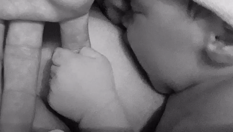 Sergio Ramos presume nacimiento de su hijo