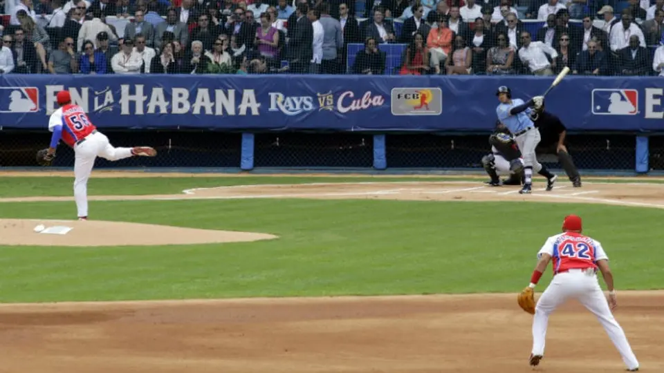Cuba cae contra Rays en histórico juego