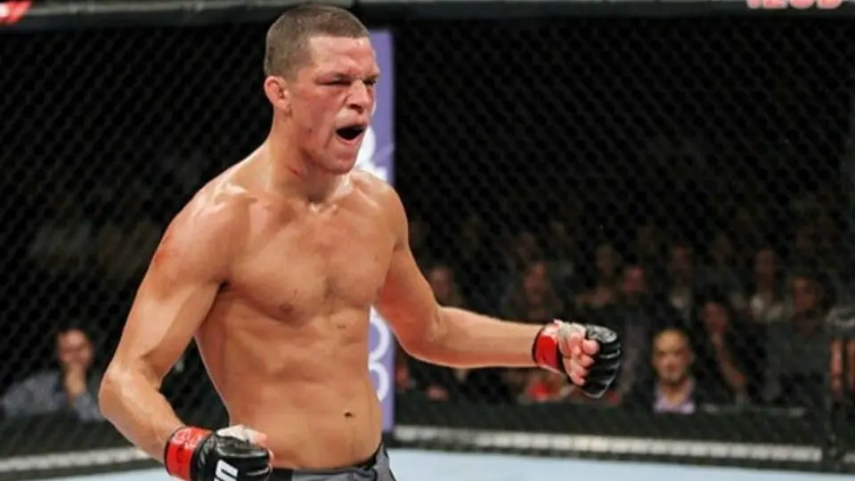 Díaz vence de forma sorpresiva a McGregor en UFC 196