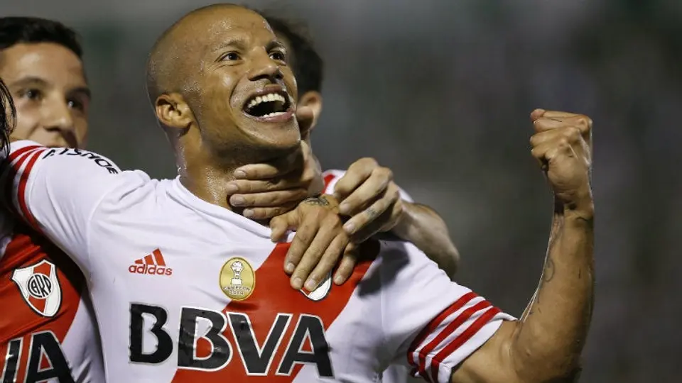 Rayados confirma fichaje de Carlos Sánchez