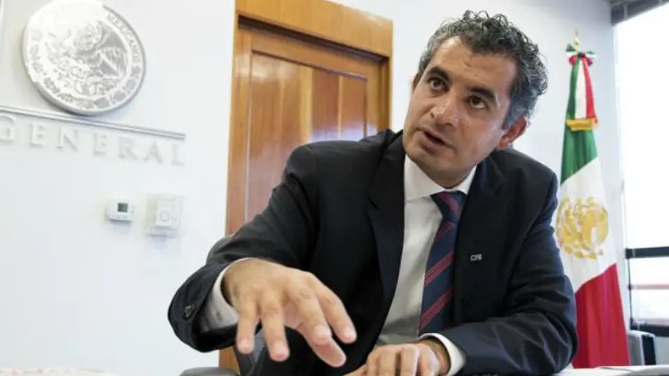 Líder del PRI recibió más de un mdp tras renunciar a CFE