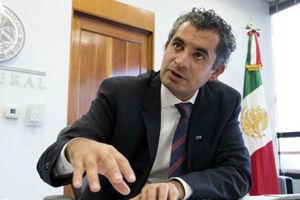 Líder del PRI recibió más de un mdp tras renunciar a CFE