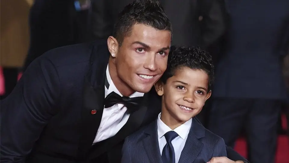 CR7 permitiría a su hijo tatuarse a Messi
