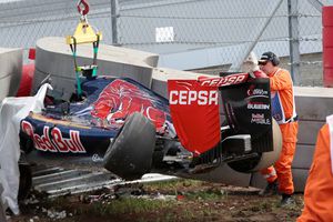 Sainz sufre aparatoso accidente en Sochi