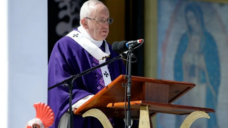 Papa Francisco critica en Chiapas la exclusión de indígenas