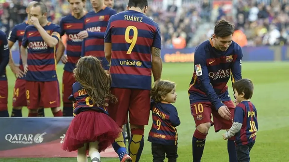Hijos de Messi y Suárez ya entrenan en escuela del Barça