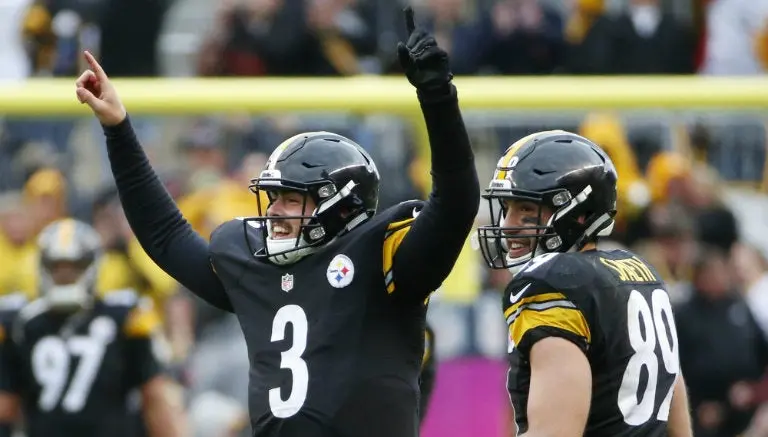 Tercer quarterback de Acereros lidera victoria contra Arizona
