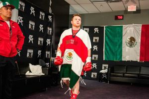 'Canelo deberá mostrar su poderío vs Smith': Entrenador de Álvarez