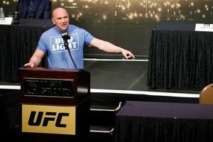 Dana White desmiente regreso de McGregor a UFC200