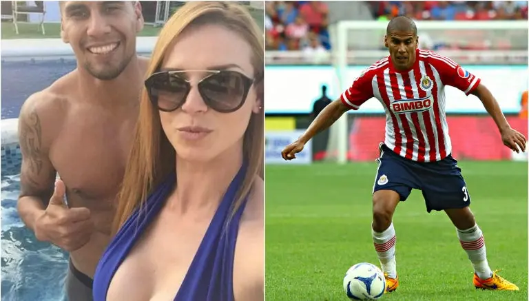 Carlos Salcido, en compañía de sensual y misteriosa mujer