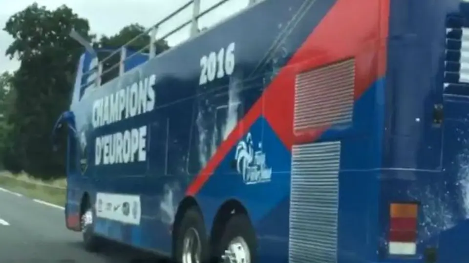 Captan autobús que utilizaría Francia si es campeón de la Euro