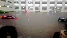 Autos flotan en la CDMX tras fuertes lluvias