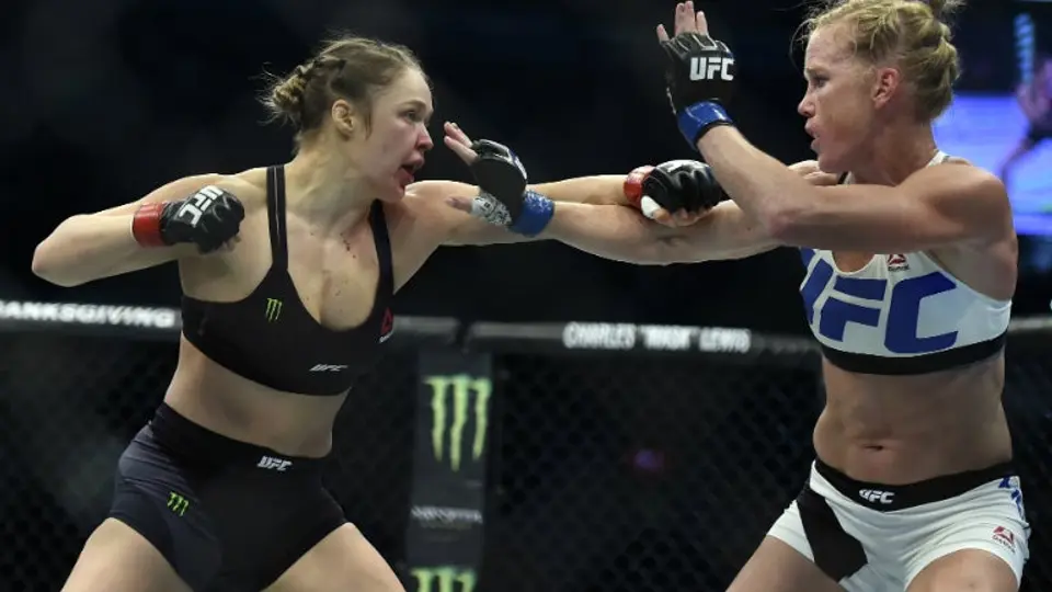 Ronda Rousey envía mensaje a su afición tras perder el invicto