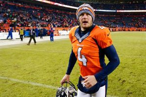 Pateador de Denver paga costoso boleto para su bebé