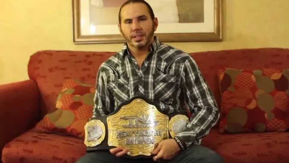 Matt Hardy deja vacante el título de TNA