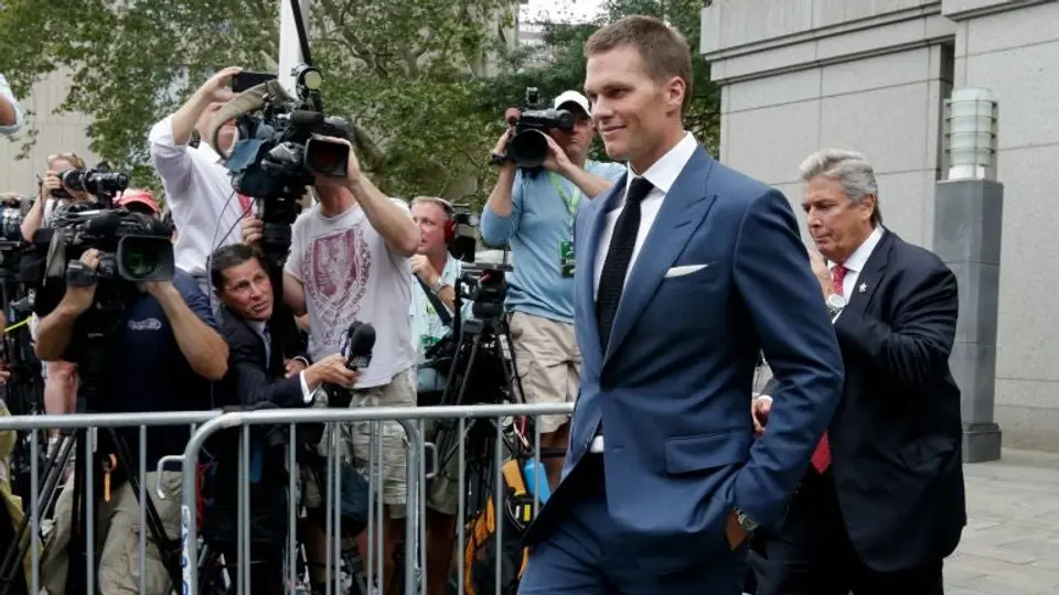 Sanción de Brady es revocada por juez federal