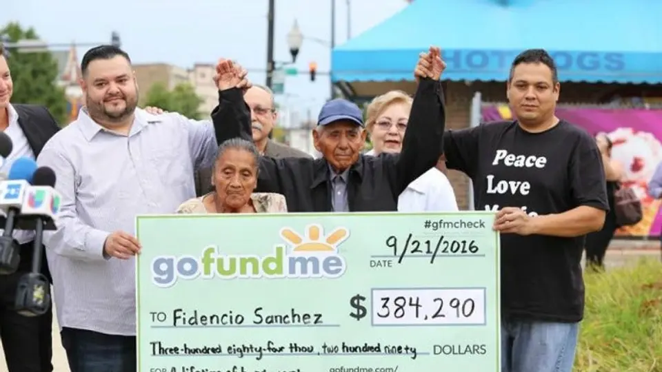 Paletero de 90 años recibe 7 mdp en donaciones