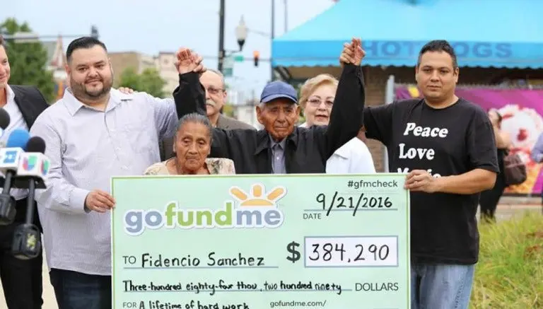 Paletero de 90 años recibe 7 mdp en donaciones