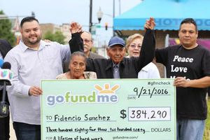 Paletero de 90 años recibe 7 mdp en donaciones