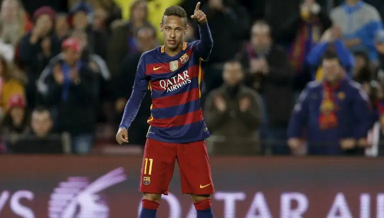 Neymar dedica tatuaje a su madre