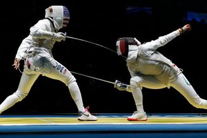 Nataly Michel cae en esgrima y dice adiós a Río