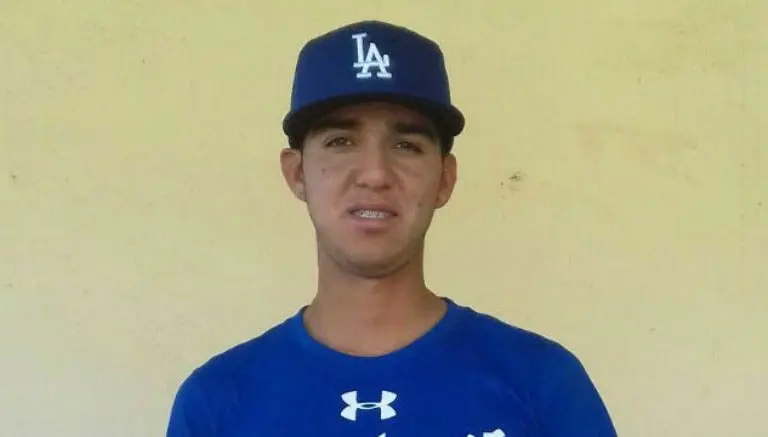 Dodgers firma a joven mexicano Adolfo Ramírez
